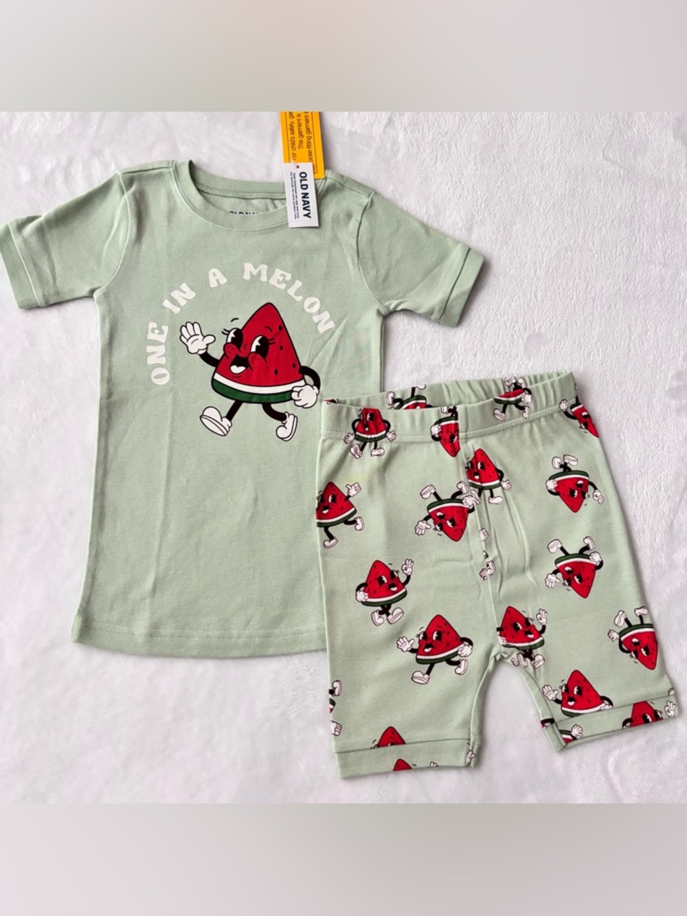 OLD NAVY 2-Piece One In A Melon Unisex Kids Pyjama Set--NWT--5T